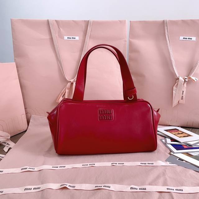 5Bb182, New and Popular Underarm Bowling Bag. This reinterpretation of the handb