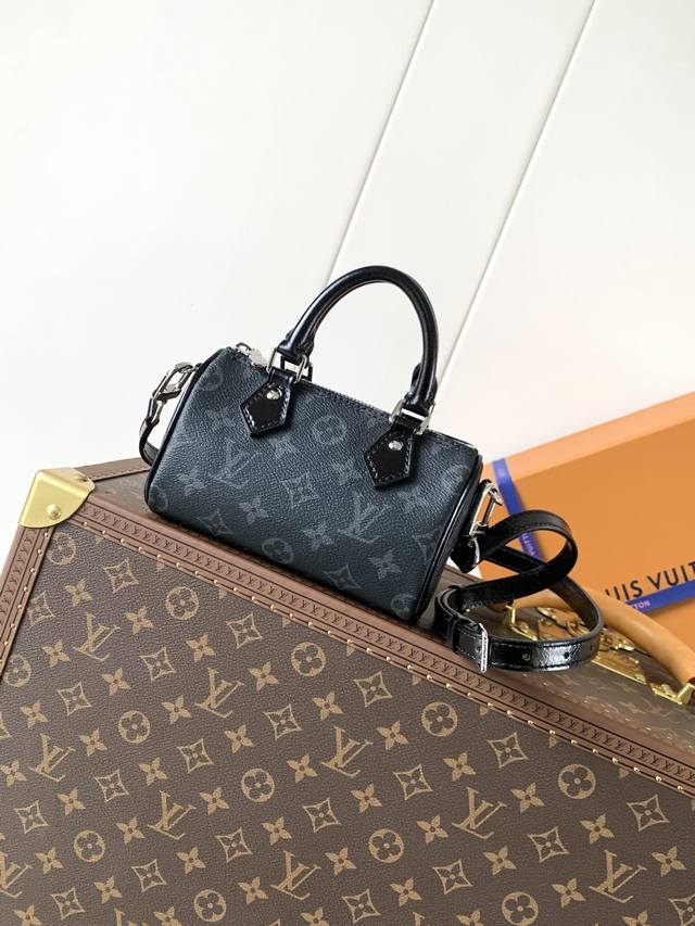 Top-tier original, with variable code chip M26573. This Nano Speedy handbag feat