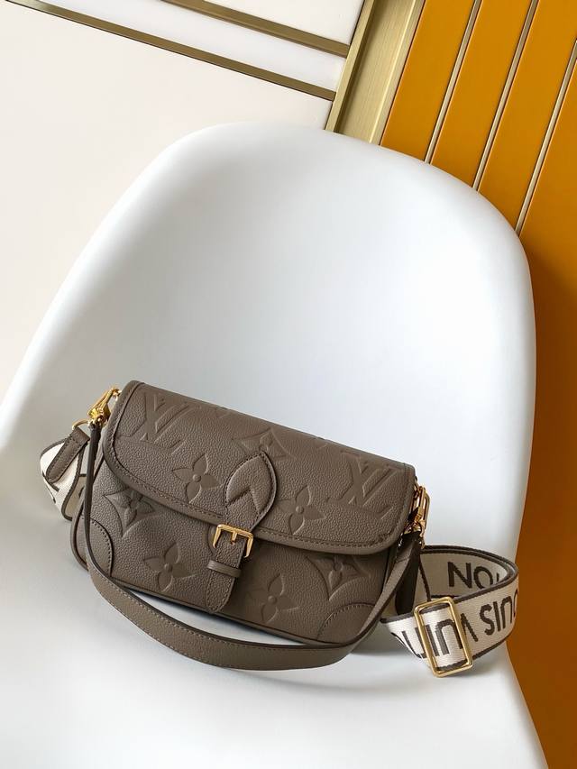 Top-tier original 163C01 dynamic chip real object shooting M15049 gray-green M14