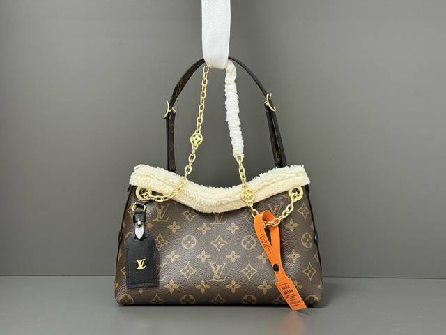 Top-tier original M26568 163C01 Carryall BB handbag with dynamic chip. Made of M