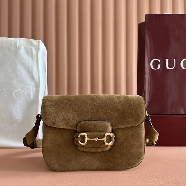 Comes with full boutique packaging. From the 2025 Fall/Winter collection, this s