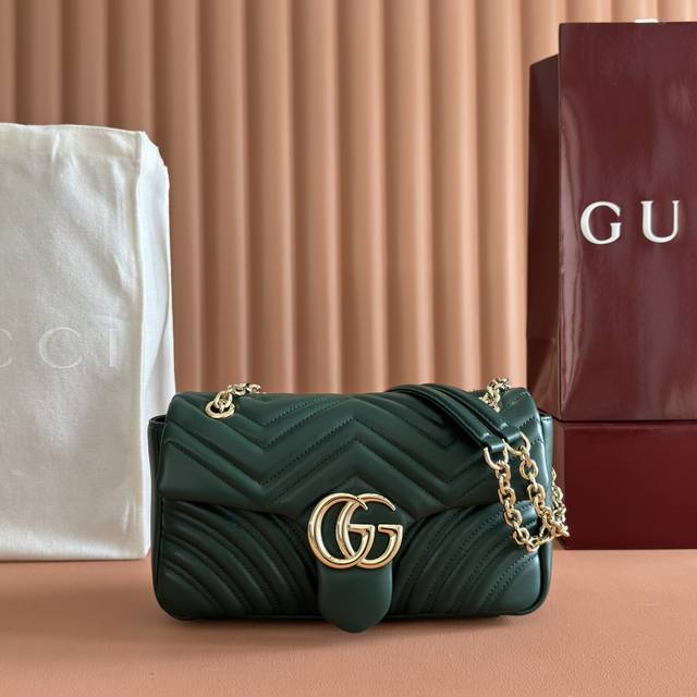 Original leather with full boutique packaging. The iconic GG Marmont series seam