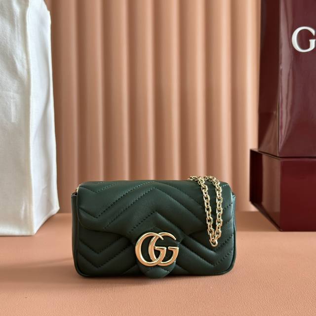 Features full boutique packaging. The iconic GG Marmont series seamlessly integr