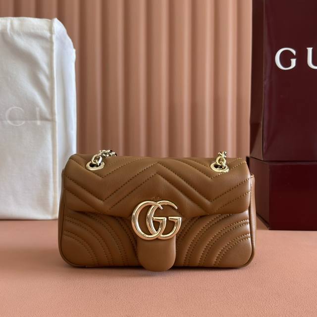 Features full boutique packaging. The iconic GG Marmont series incorporates doub