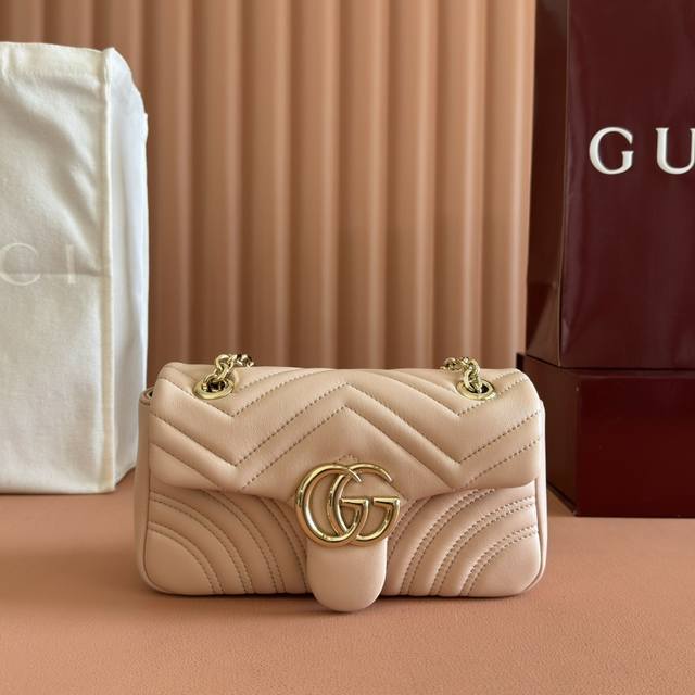 Features full boutique packaging. The iconic GG Marmont series incorporates doub