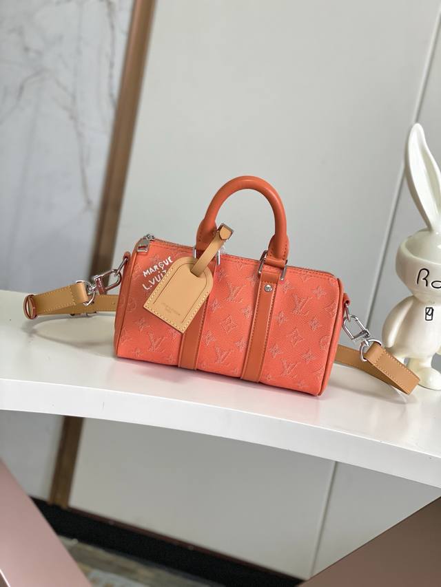 Individually photographed in Haiyuan. This Keepall 25 handbag, crafted from Mono