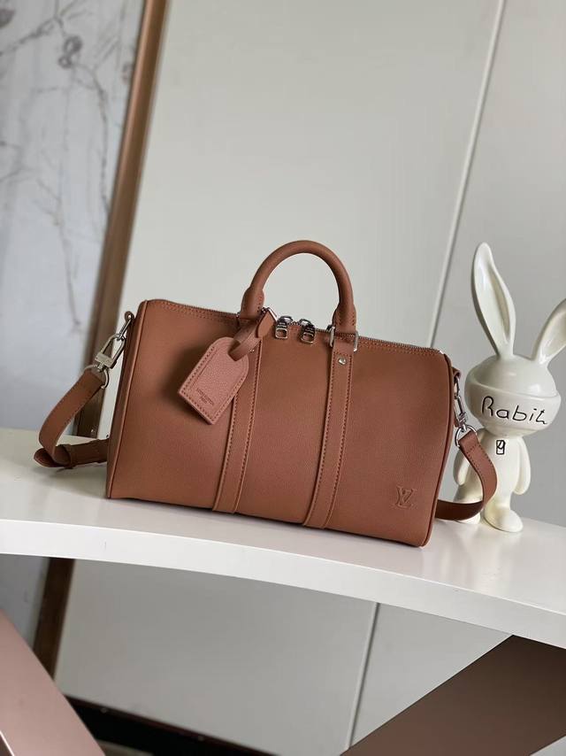 Haiyuan, individual photos, semi-steel 163 chip M25980 brown full leather travel