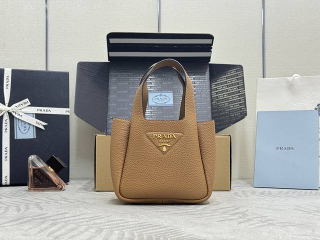 2025 New Gold Buckle Mini Shopping Basket 1Ba349 Mini Size This mini shopping ba