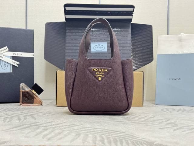 2025 New Gold Buckle Mini Shopping Basket, Burgundy 1Ba349 Mini Size This mini s