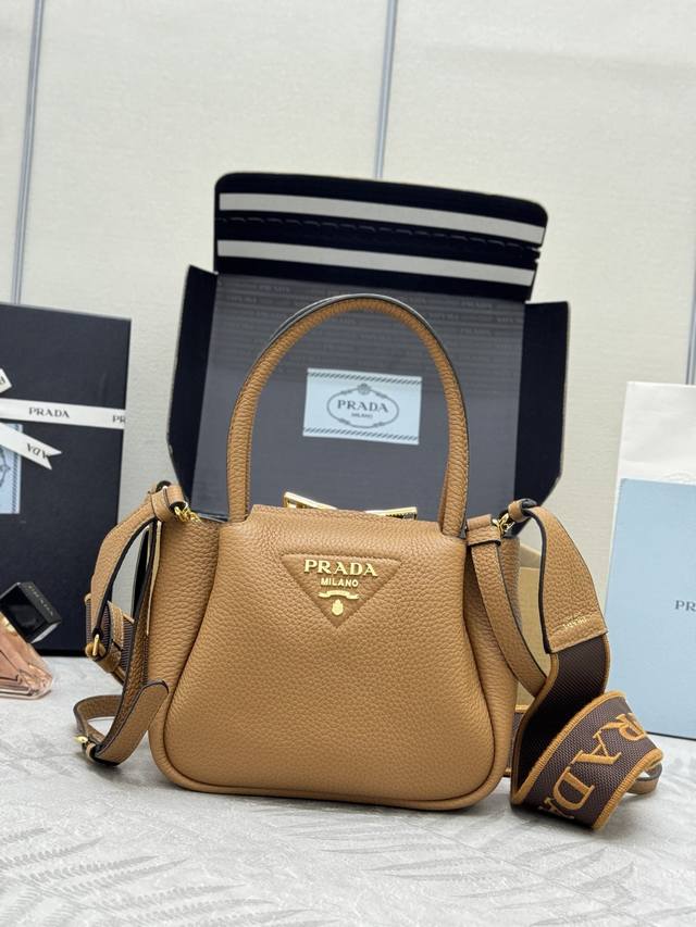 New Gold Buckle Basket Bag 1Ba362 Mini Size This contemporary, exquisite leather