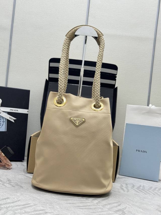 New Bucket Bag 1Be082 Runway Style This Re-Nylon handbag is designed with nylon