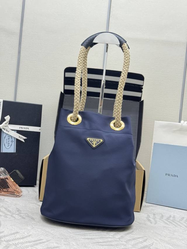 New Bucket Bag 1Be082 Runway Style This Re-Nylon handbag is designed with nylon