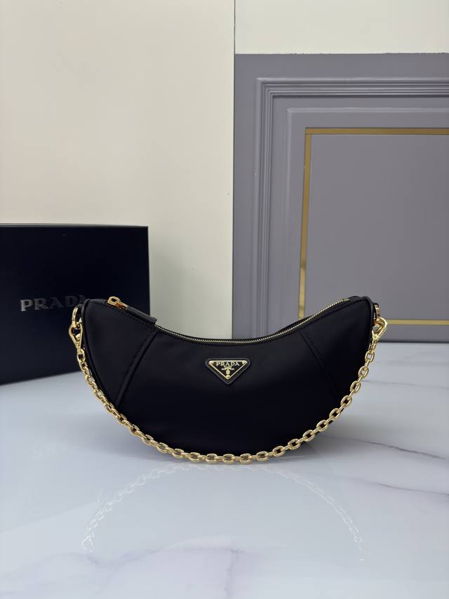 New Crescent Moon Bag 1Bh222 Multifunctional This Re-Nylon handbag is made from