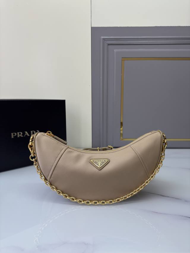 New Crescent Moon Bag 1Bh222 Multifunctional This Re-Nylon handbag is made from