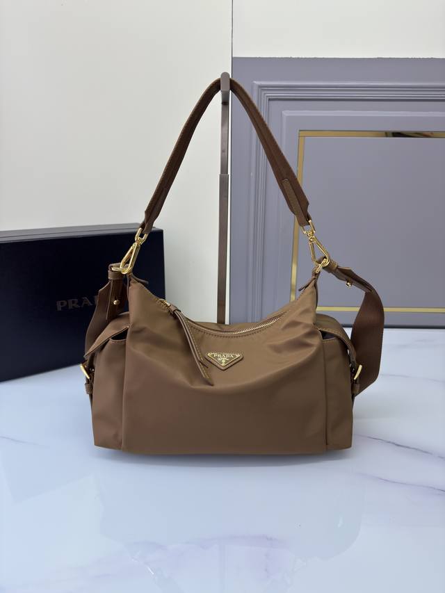 New Arrival 1Bc264 Explorer Bag This explorer bag is made of imported nylon fabr