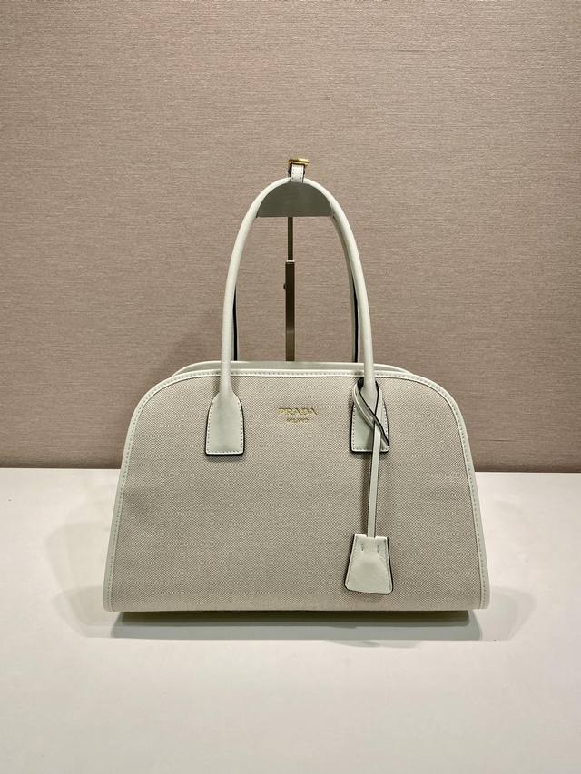 New Tote Bag 1Bg572 This bag combines the versatility and lightweight feel of a