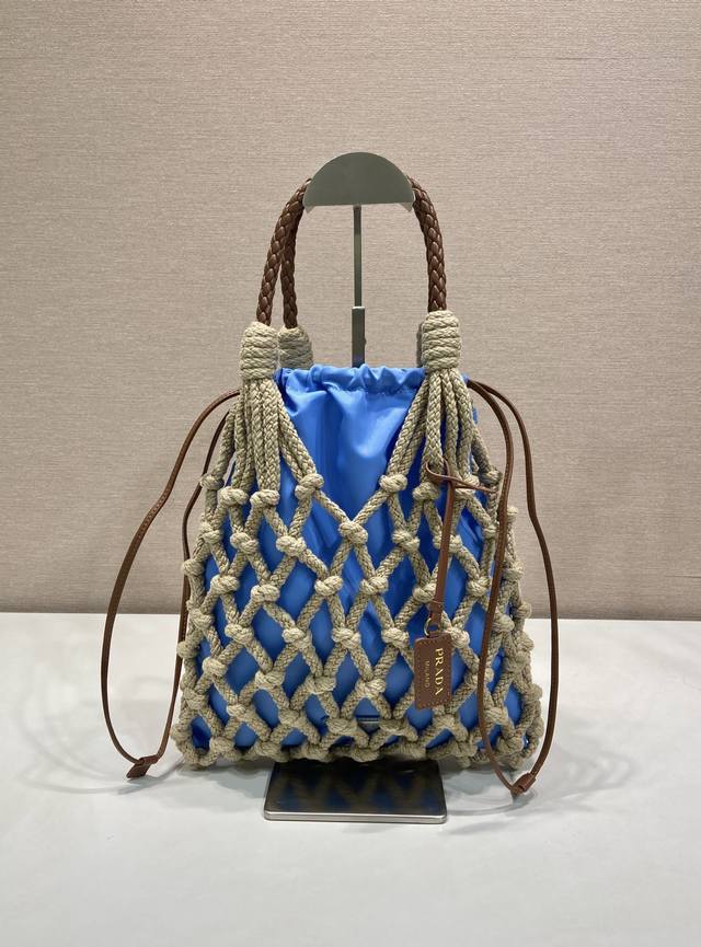 Premium Original Brand New 1Bc111 Woven This handmade cord bag features a maram