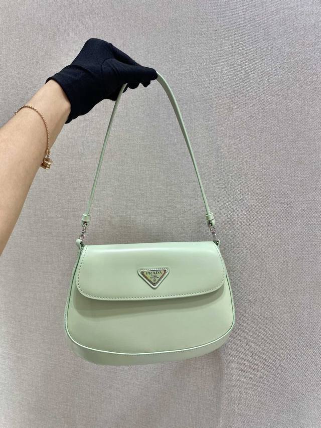 New Vintage Shoulder Bag This year's hottest flap vintage shoulder bag has alway