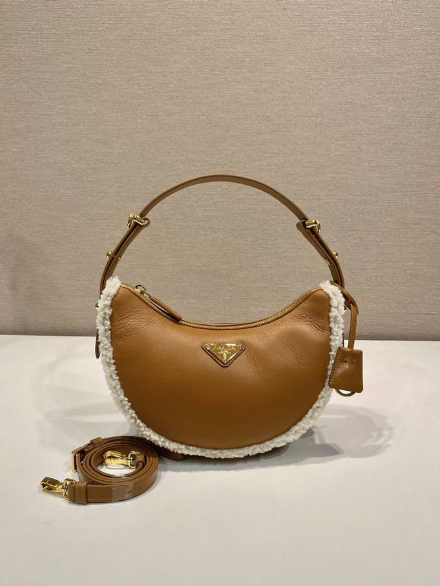 Lambskin Moon Handbag 1Bc194 New Arrival This stylish leather handbag is versati