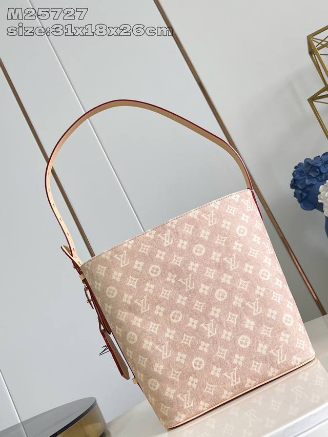 Factory Price P Top-Tier Original M25727 This all-in large handbag is from the L