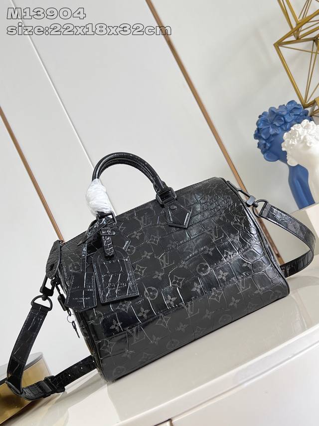 Factory Price P Top-Tier Original M13904 Black Crocodile-Patterned Peedy Bandoul