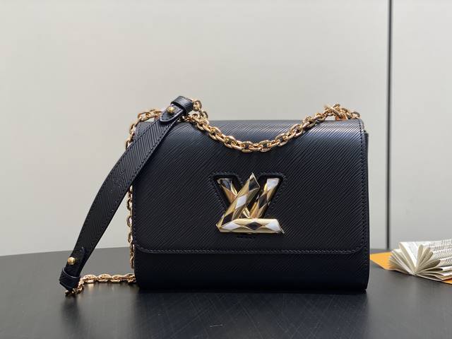 Factory Price P Top-Tier Original M12506 Black Water Ripple Twist Medium Handbag