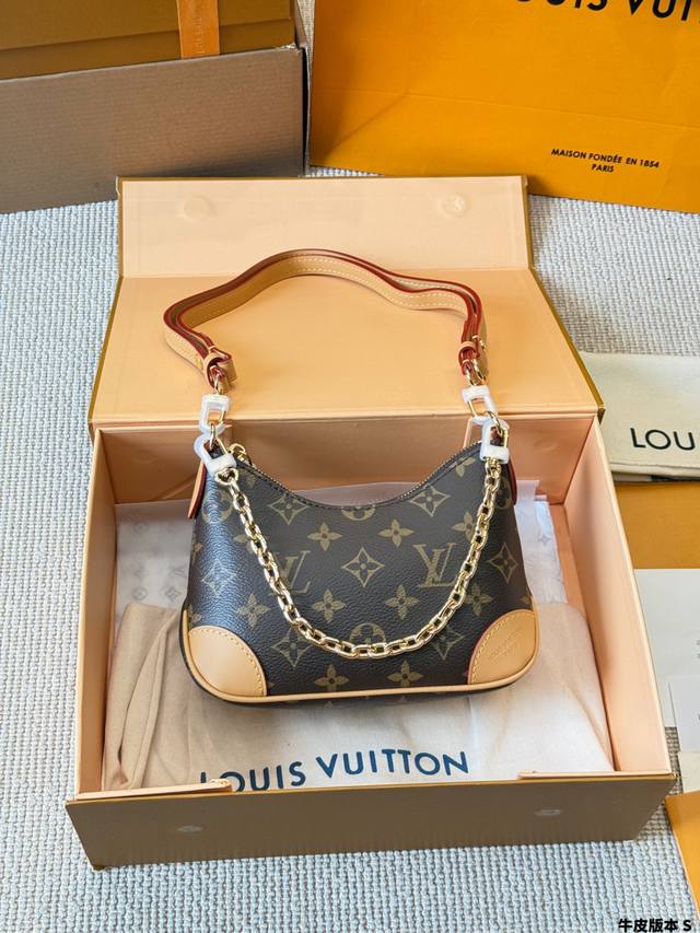 Leather version of the LV Boulogne messenger bag/croissant bag. The new Boulogne