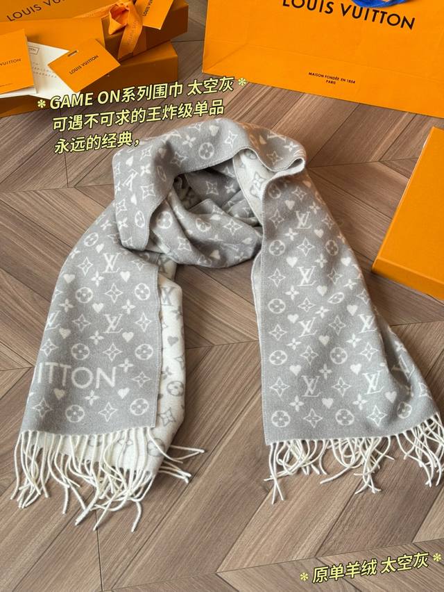 Classic Original Cashmere Scarf from LV Game On Series. Made of 100% cashmere, s