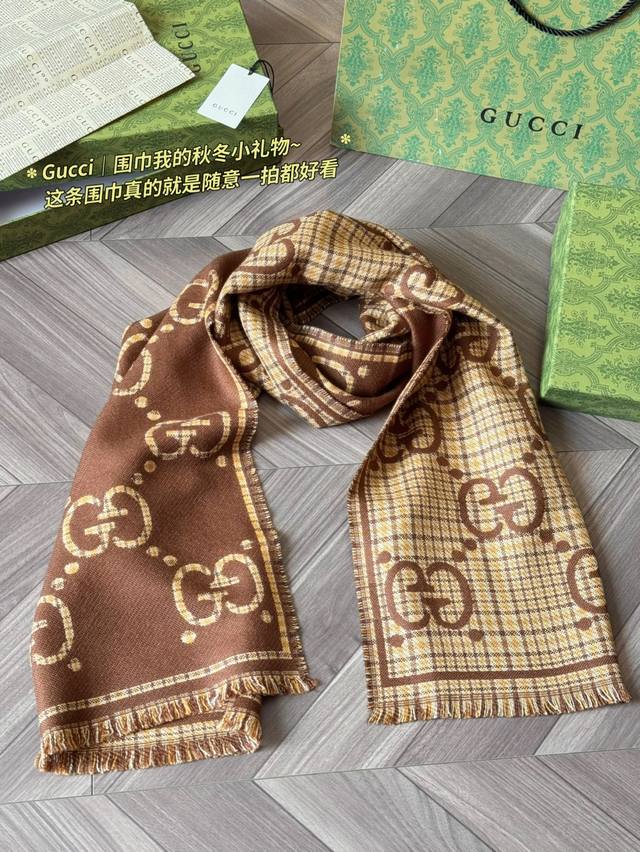 Classic Original Cashmere Gucci Gg Jacquard Wool Scarf, Model 660025, made of 10
