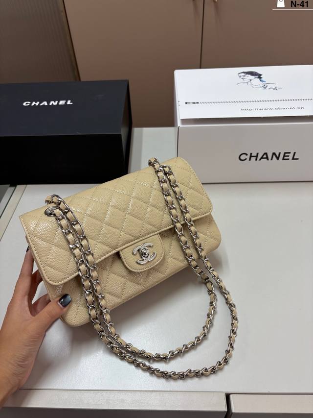 Chanel CF silver hardware Elegance and fashion are its synonyms The capacity is
