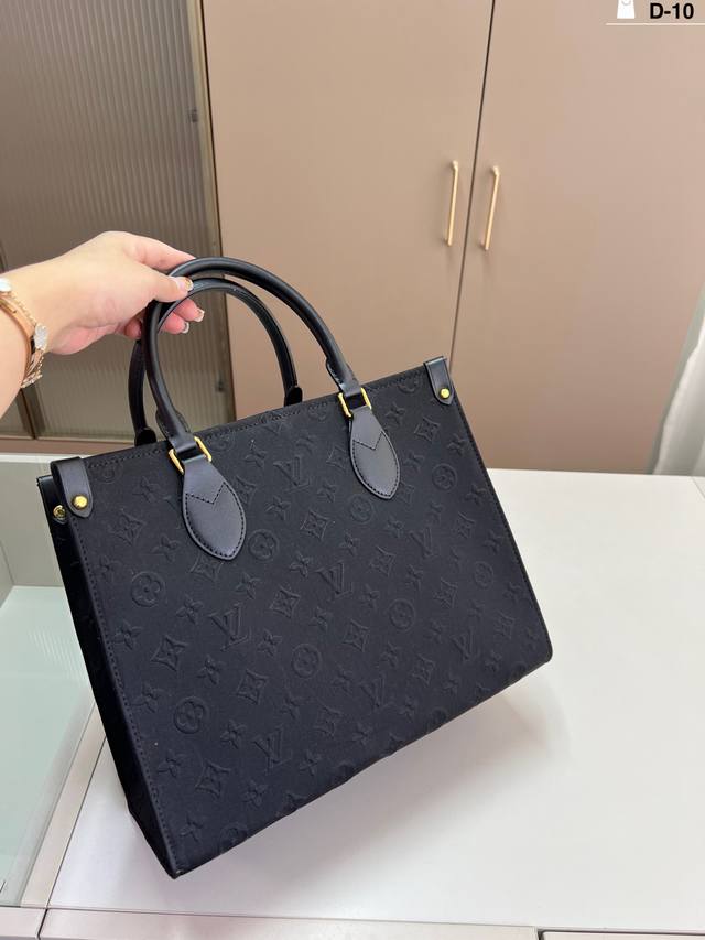 LV New Limited Edition Onthego Tote Bag Very rare, a cool, retro, preppy style N