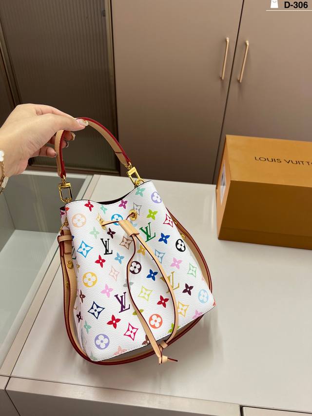 LV Champagne Bucket Bag Sophisticated yet elegant, exuding a great atmosphere Su