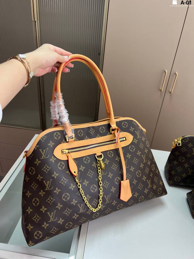 Large size with inner lining Louis Vuitton vintage travel bag Sweet and cool, a