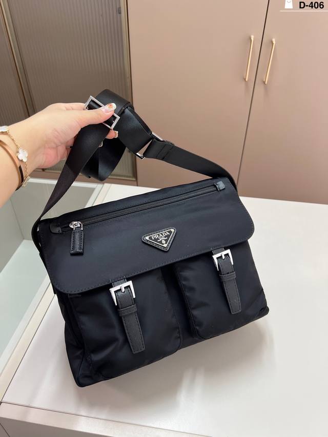 Prada messenger bag crossbody bag A must-have for boys and girls! Absolutely gor