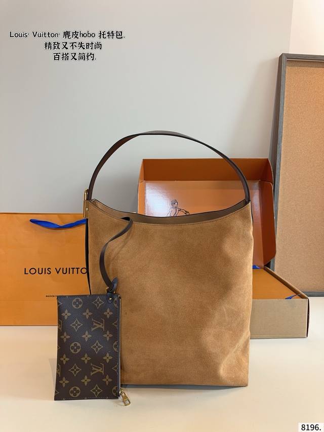 Comes with gift box. Louis Vuitton vintage Hobo lock shoulder/underarm bag. Supe
