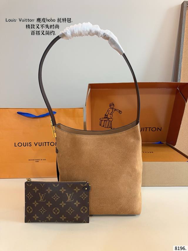 Comes with gift box. Louis Vuitton vintage Hobo lock shoulder/underarm bag. Supe