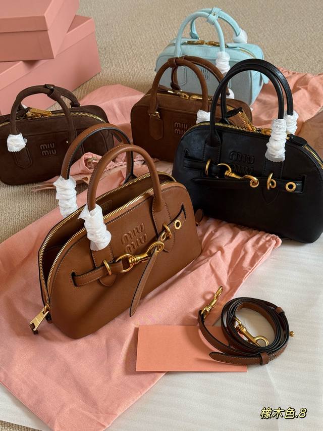 Leather Box with Case Size: 28*16cm Made of distressed, faded leather with a vin