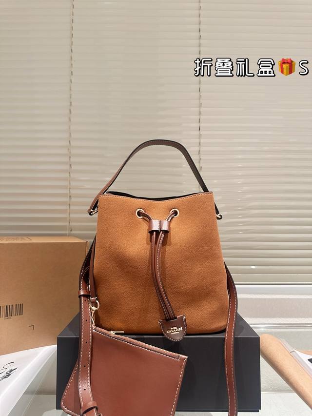 Top-quality original cowhide leather Coach new Rowan Bucket bag. New bucket bag