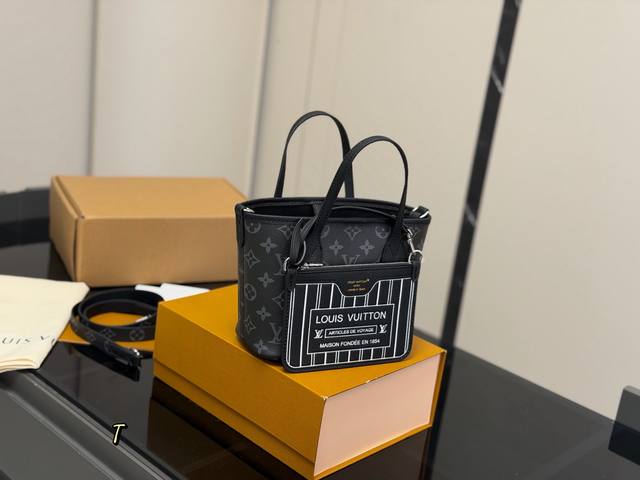 Comes with a folding box/airplane box. Size: 20.17cm. New Lv Neverfull Bob shopp