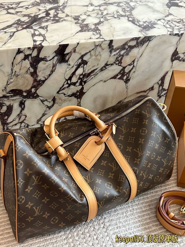 No box. Size: 50cm. L'Or