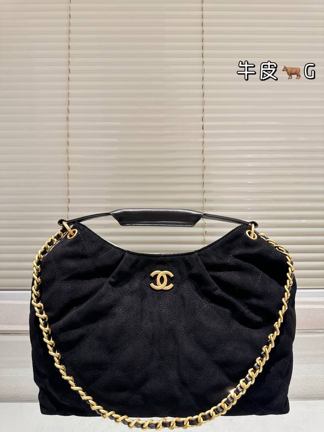 Reissue suede Chanel 2026 Cruise Collection bags, from natural rattan to crystal