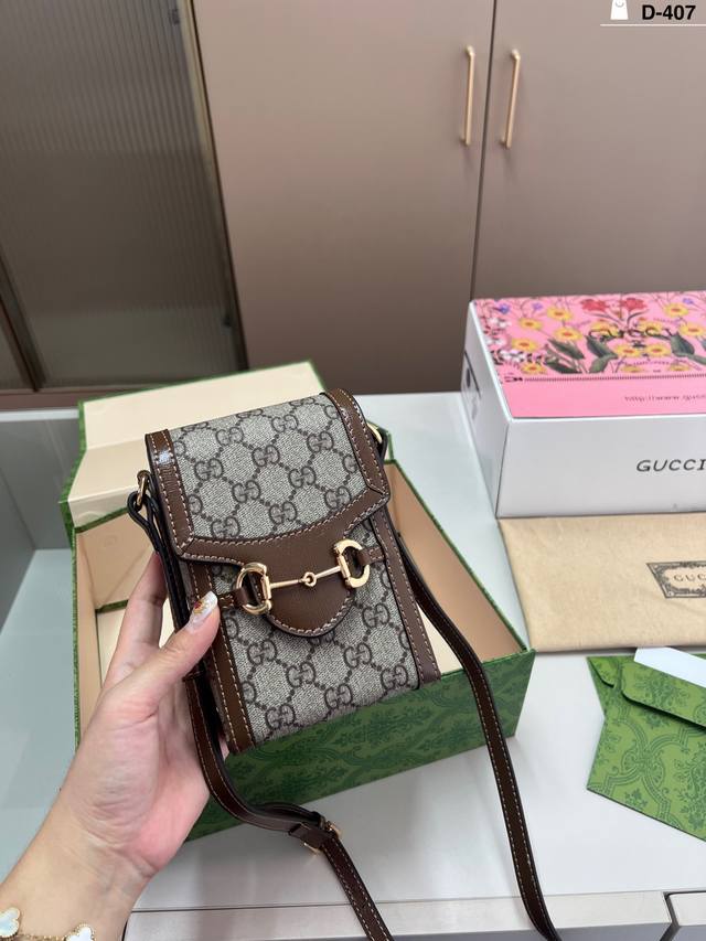 Chip version Gucci 1955 shoulder phone bag A versatile Gucci bag that's unbeliev