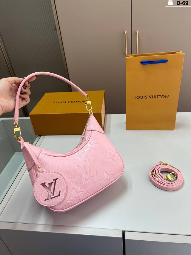 Lv underarm croissant bag Ddd