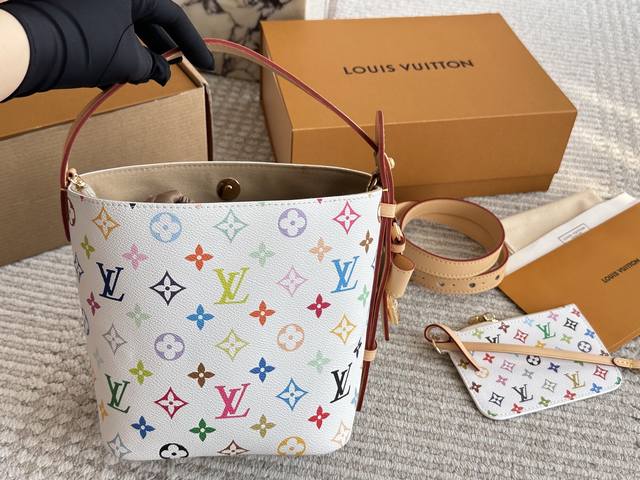 Box included. Size: 18*16cm. All In Bb, a new color is here! Who wouldn't be con