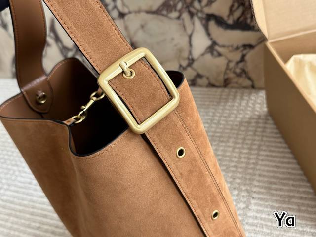 Coach | 9 New Bucket Bag Bleecker Bucket Bag Minimalist Style Super Suitable for