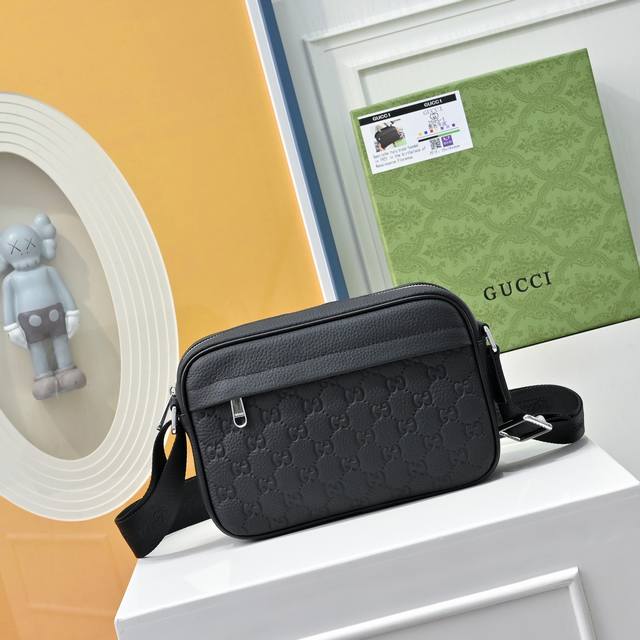 Gift Box, Top Layer Cowhide Embossed, Size: 23*14cm, Gucci's Latest Men's Camera