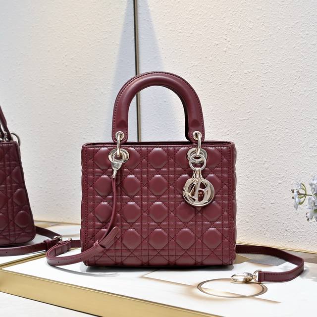 Five-compartment lambskin burgundy, My Lady, a brand new design, with a flap clo