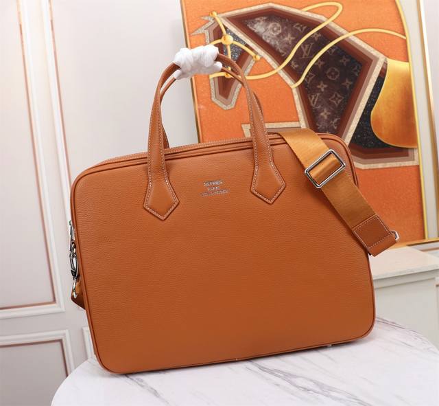 Top-tier boutique quality, the latest hot-selling Hermes leather handbag/briefca