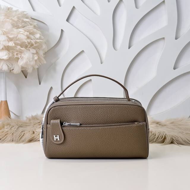 Hermes - Latest men's clutch bag made of top-grade calfskin, featuring elegant h