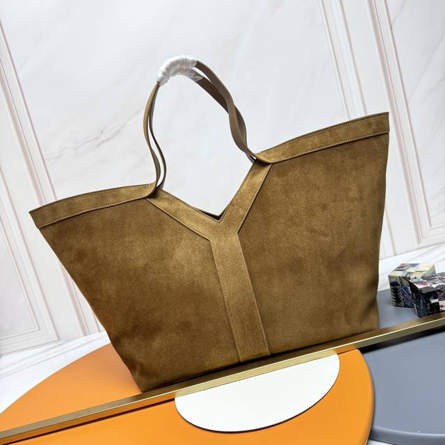 Matte Color New Shopping Bag. A unique fusion of art and individuality, Y brand